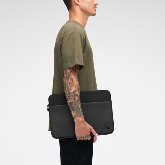 Capa A.R.C MacBook Pro 14" Preta