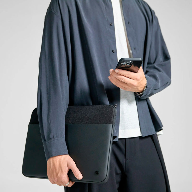 Capa A.R.C MacBook Pro 14" Preta