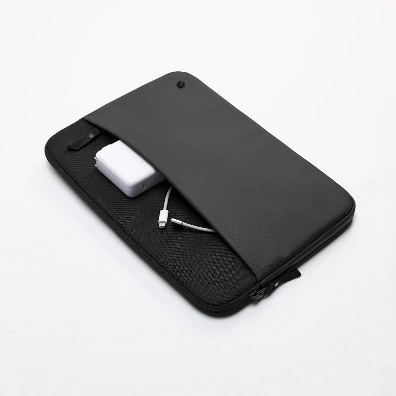 Capa A.R.C MacBook Pro 14" Preta