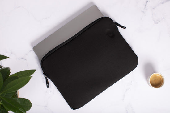Capa MacBook Pro/Air 13 Basics ²Life Preto/Branco