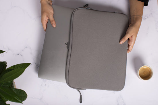 Capa MacBook Pro/Air 13 Basics ²Life Cinza/Branco
