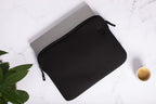 Capa MacBook Pro 16 Basics ²Life Preto/Branco