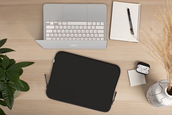 Capa MacBook NEO Basics²Life Perfect Fit Black / Black