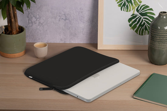 Capa MacBook NEO Basics²Life Perfect Fit Black / Black