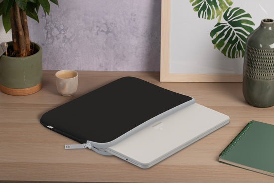 Capa MacBook NEO Basics²Life Perfect Fit Black / Moon