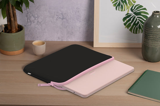 Capa MacBook NEO Basics ²Life Perfect Fit Black / Rose