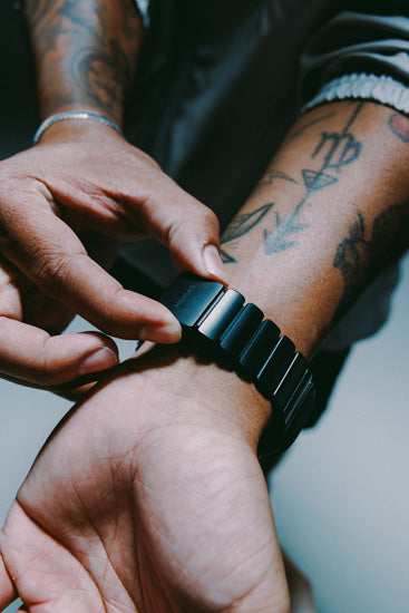 Bracelete Stratos 49mm Titânio Preto/KFM Preto