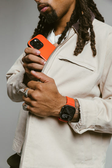 Rocky Point Band 44/45/46/49mm Magma/Black Hardware