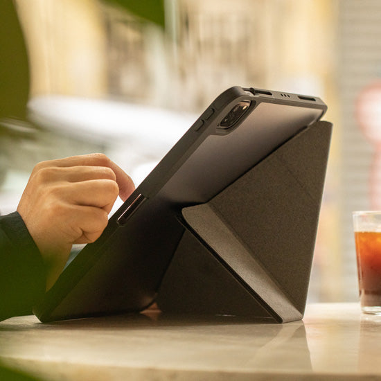 Active Folio para iPad Pro 11 (M4/M5) Preto