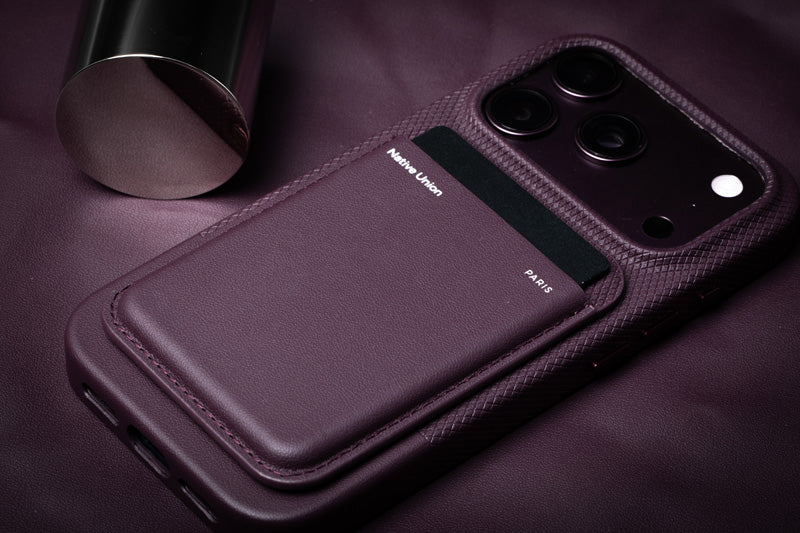 (RE)CLASSIC iPhone 18 Pro Bordô
