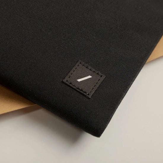 W.F.A Stow Lite MacBook Pro 16" Preto