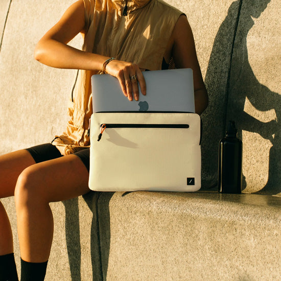 Ultralight Sleeve Sandstone MacBook Pro 16" e Pro/Air 15"
