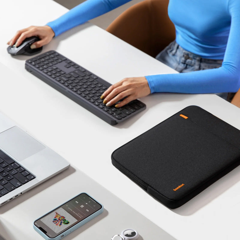 Capa Defender-A13 para MacBook Pro 16" Preto