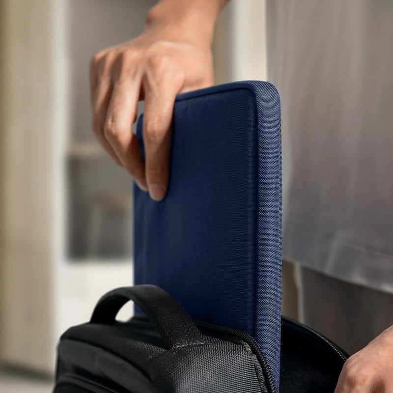 Capa Light-A18 para MacBook Air e Pro 13" (M5/M4/M3) Azul Marinho