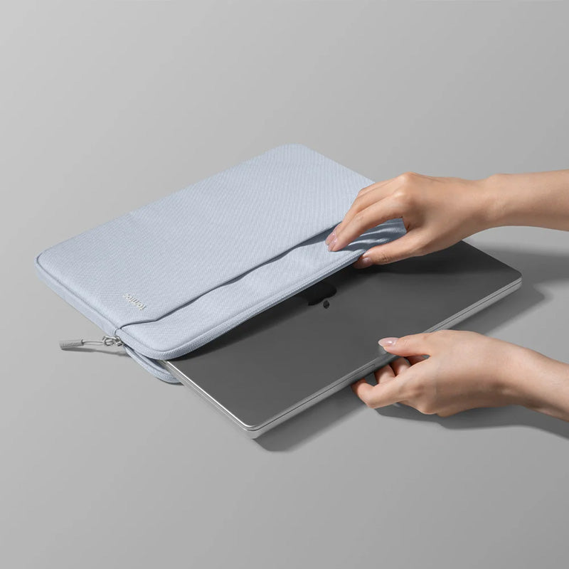 Capa Light-A18 para MacBook Air e Pro 13" (M5/M4/M3) Light Blue
