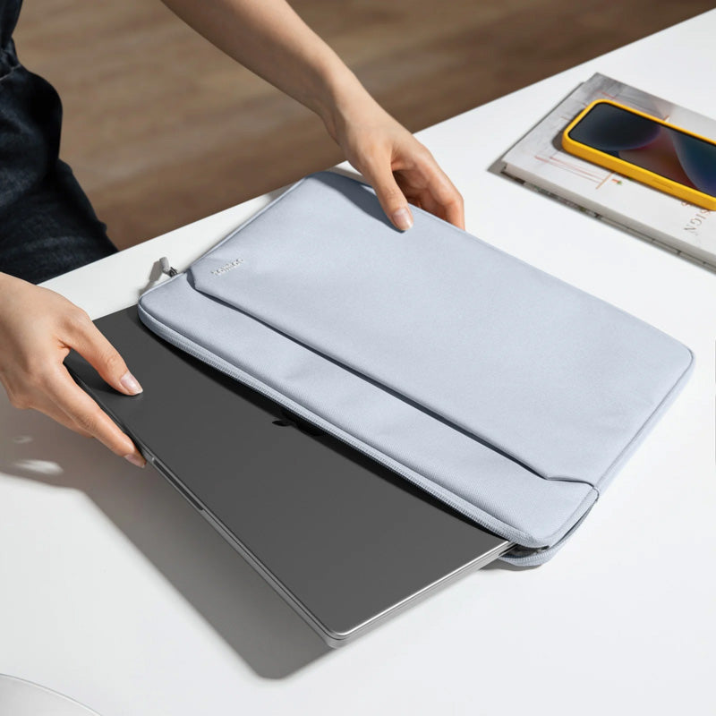 Capa Light-A18 para MacBook Air e Pro 13" (M5/M4/M3) Light Blue
