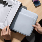 Capa Light-A18 para MacBook Air e Pro 13" (M5/M4/M3) Light Blue