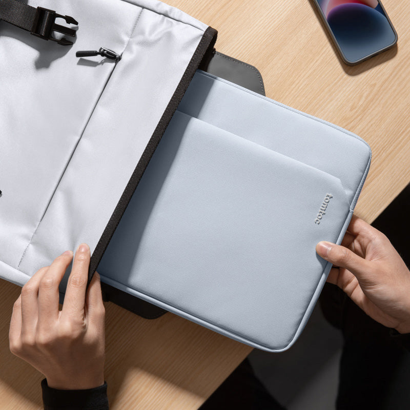 Capa Light-A18 para MacBook Air e Pro 13" (M5/M4/M3) Light Blue