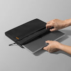 Capa Light-A18 para MacBook Air e Pro 13" (M5/M4/M3) Preto