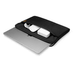 Capa Light-A18 para MacBook Air e Pro 13" (M5/M4/M3) Preto