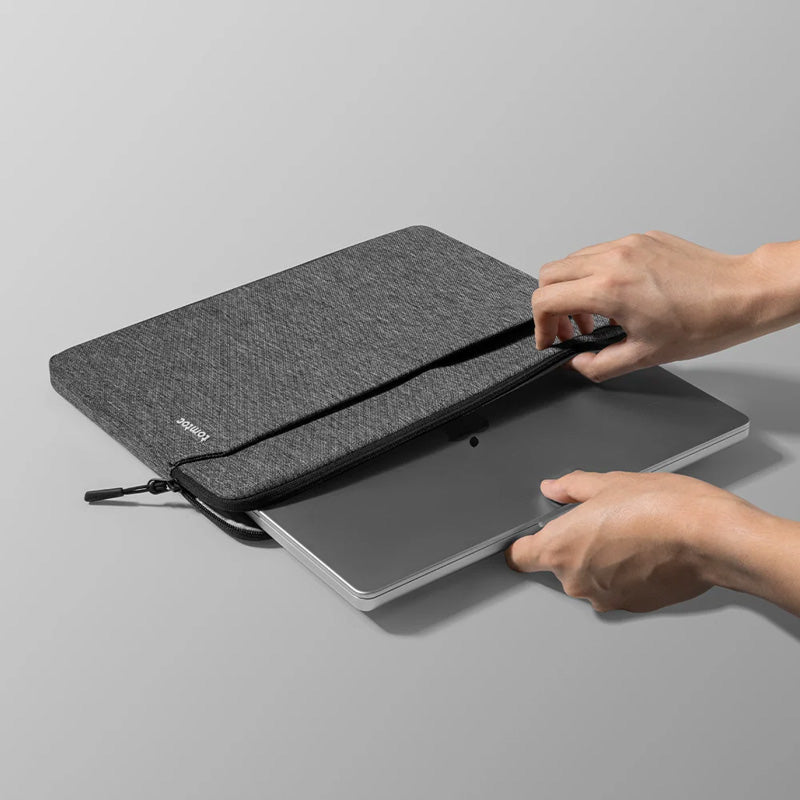 Capa Light-A18 para MacBook Air e Pro 13" (M5/M4/M3) Cinza Escuro