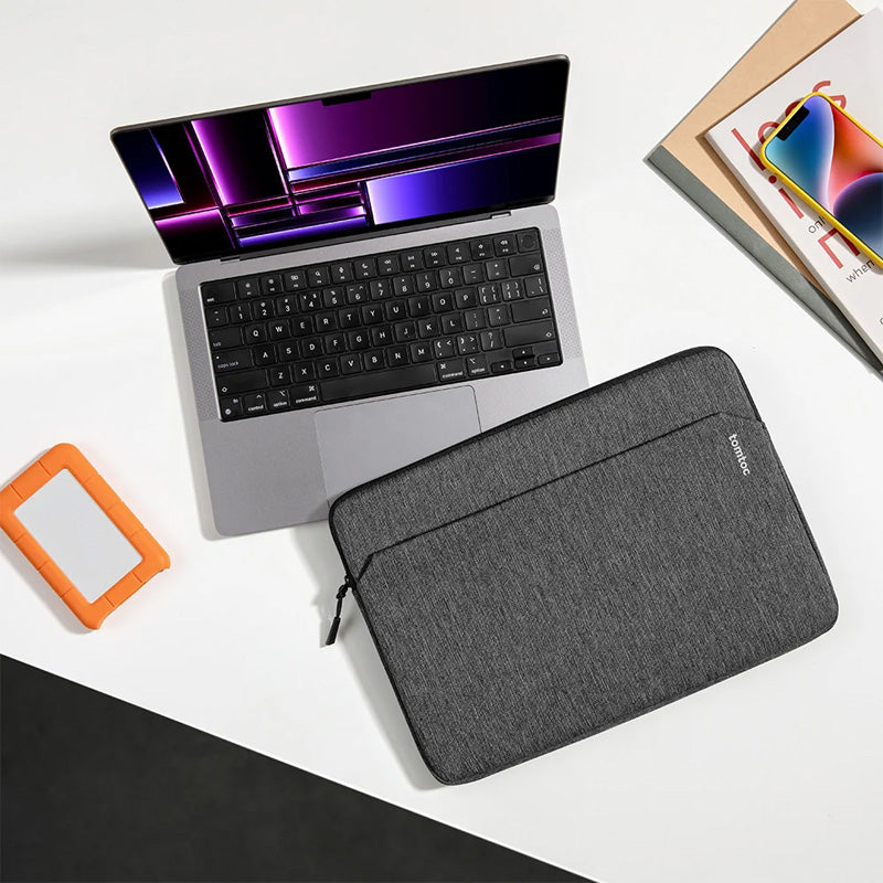 Capa Light-A18 para MacBook Air e Pro 13" (M5/M4/M3) Cinza Escuro
