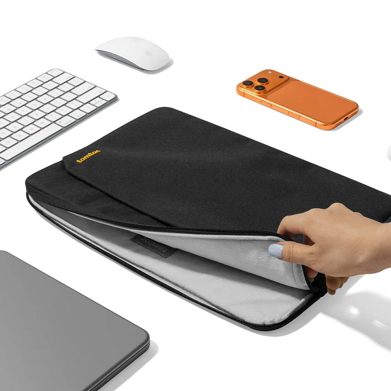 Capa Light-A18 para MacBook Neo 13" Preto