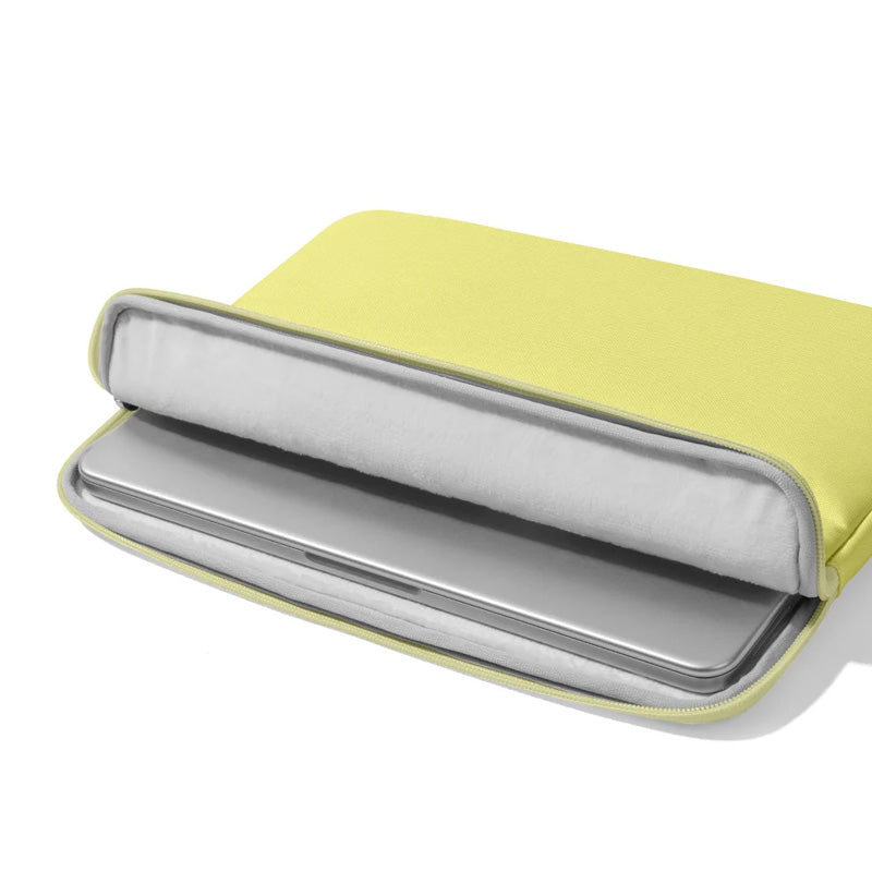 Capa Light-A18 para MacBook Neo 13" Citrus