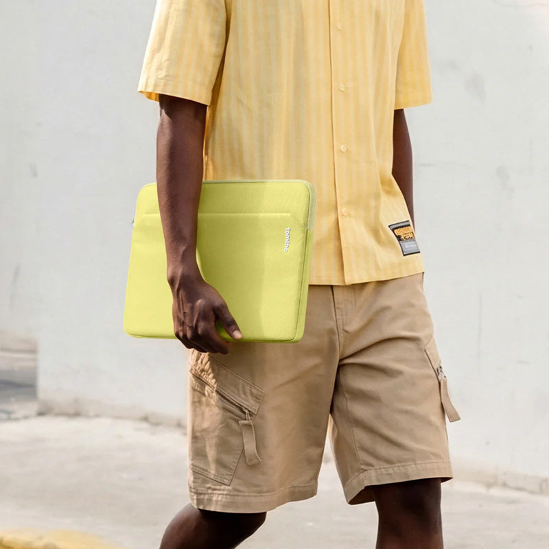 Capa Light-A18 para MacBook Neo 13" Citrus