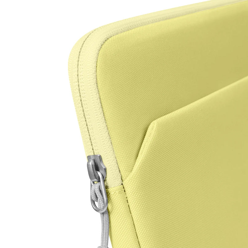 Capa Light-A18 para MacBook Neo 13" Citrus