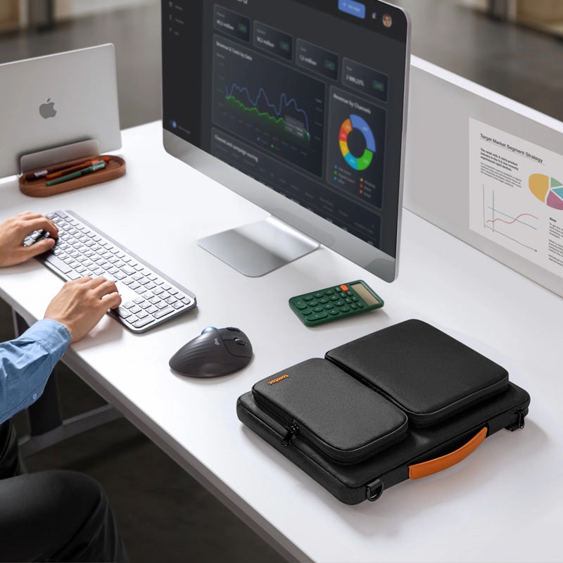 Bolsa Tiracolo Defender-A42 para MacBook Pro 14" Preto